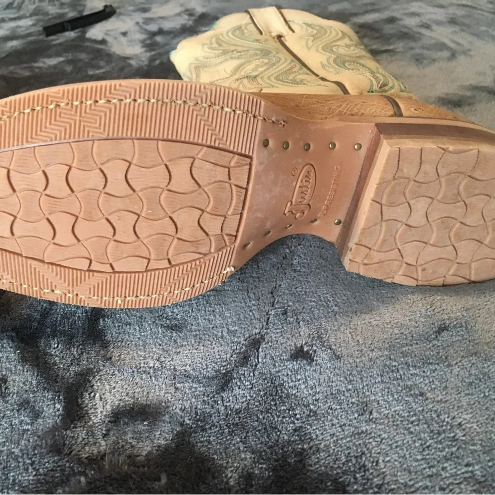 Justin Boots - Picture 2 of 2